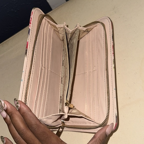 Large wallet - Picture 3 of 3